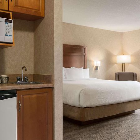 Days Inn & Suites By Wyndham Brooks Exterior foto