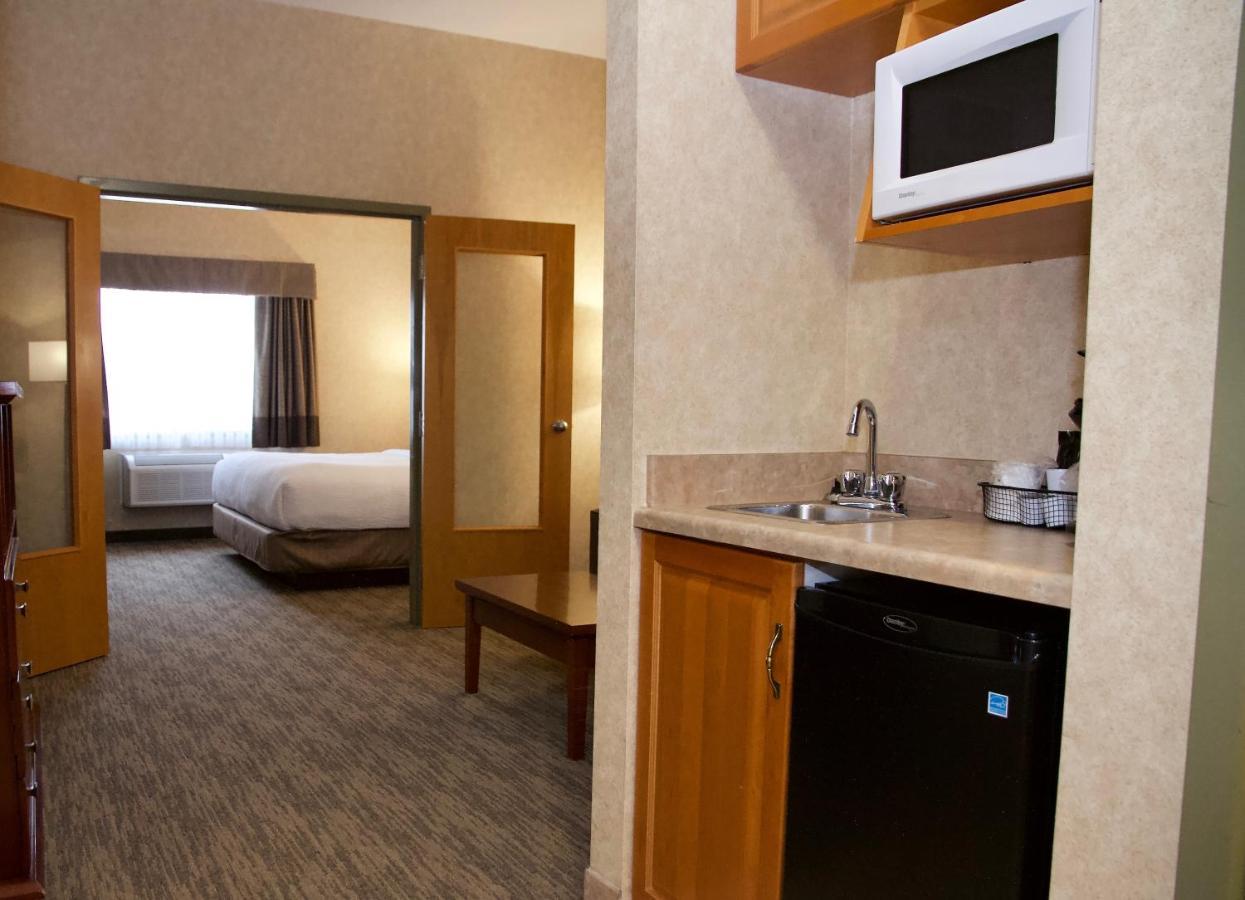 Days Inn & Suites By Wyndham Brooks Exterior foto