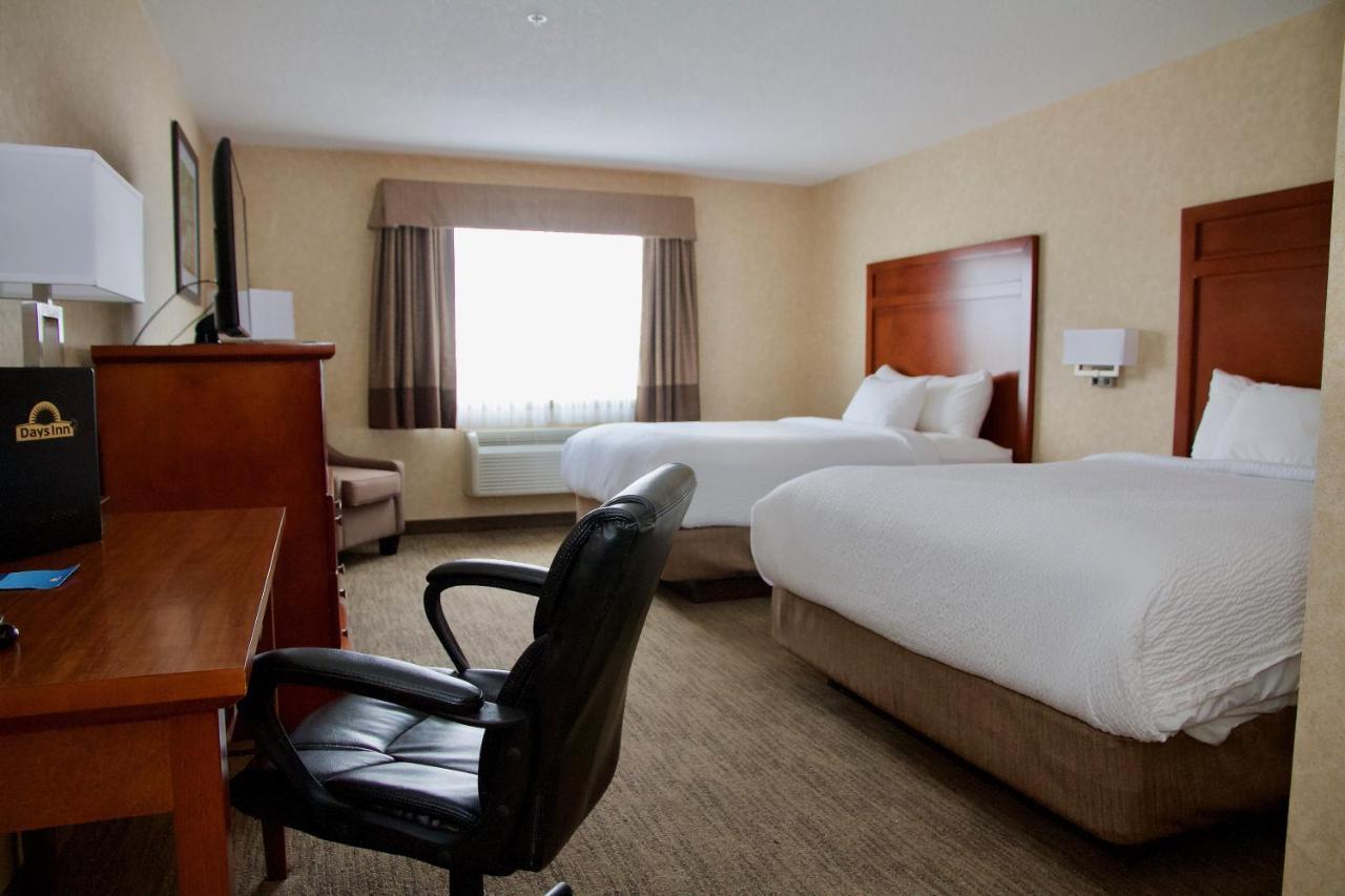 Days Inn & Suites By Wyndham Brooks Exterior foto