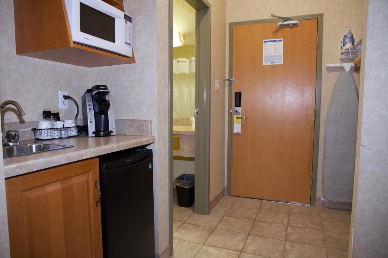 Days Inn & Suites By Wyndham Brooks Exterior foto