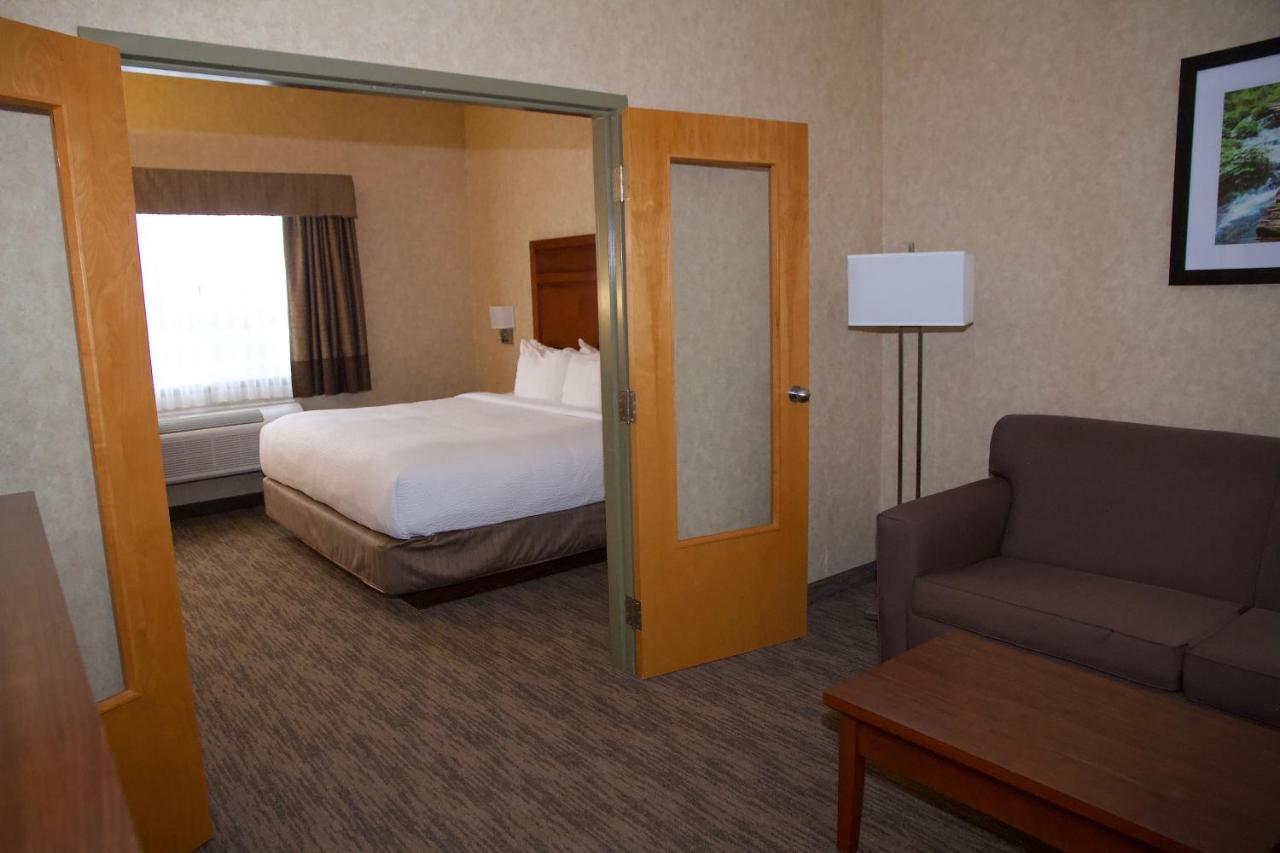 Days Inn & Suites By Wyndham Brooks Exterior foto