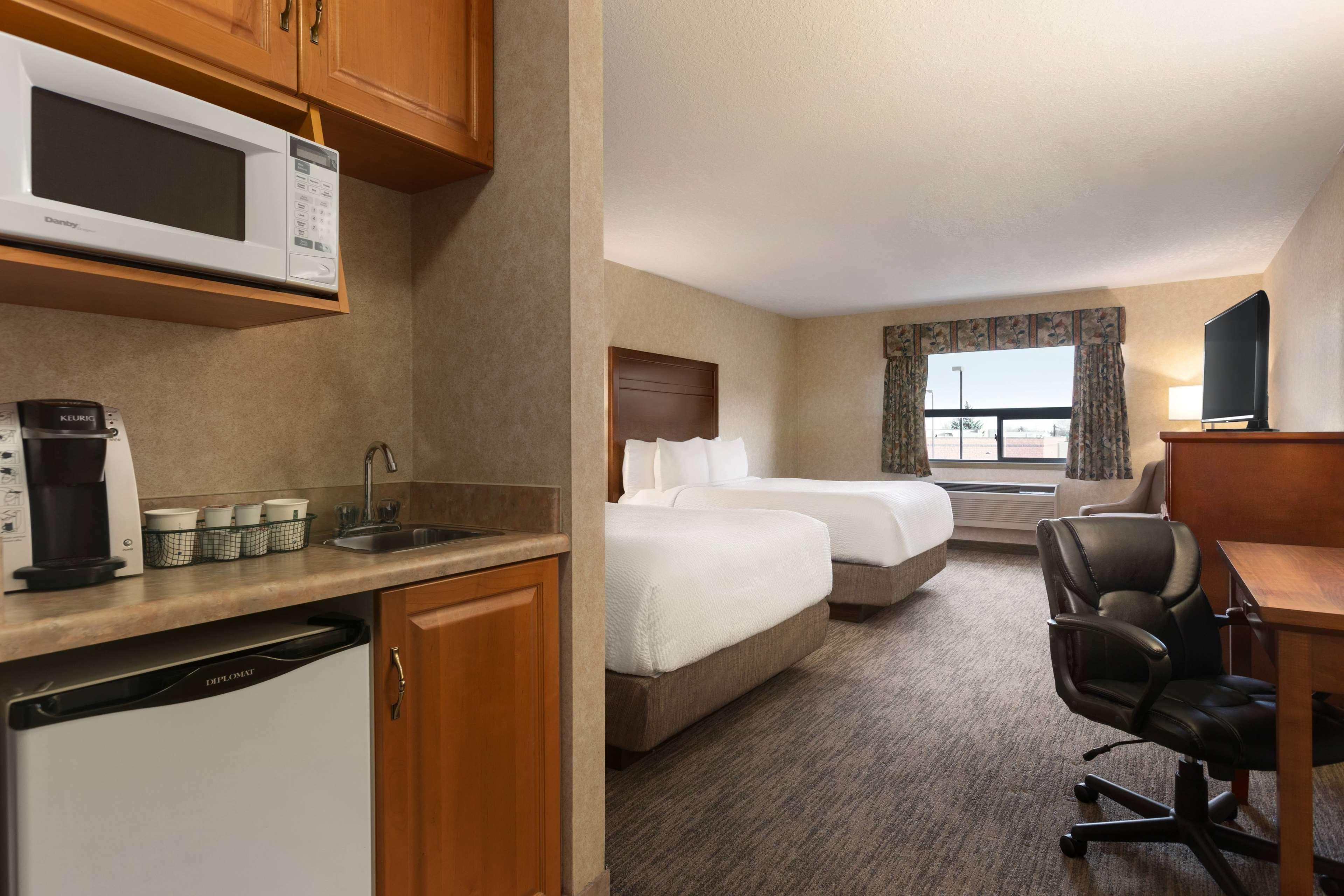 Days Inn & Suites By Wyndham Brooks Exterior foto