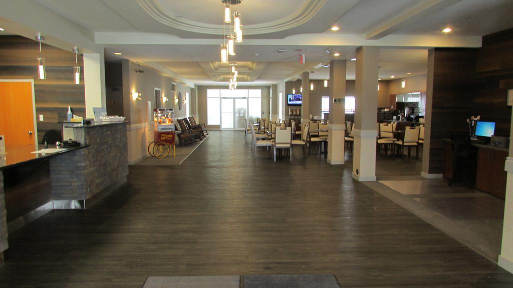 Days Inn & Suites By Wyndham Brooks Exterior foto