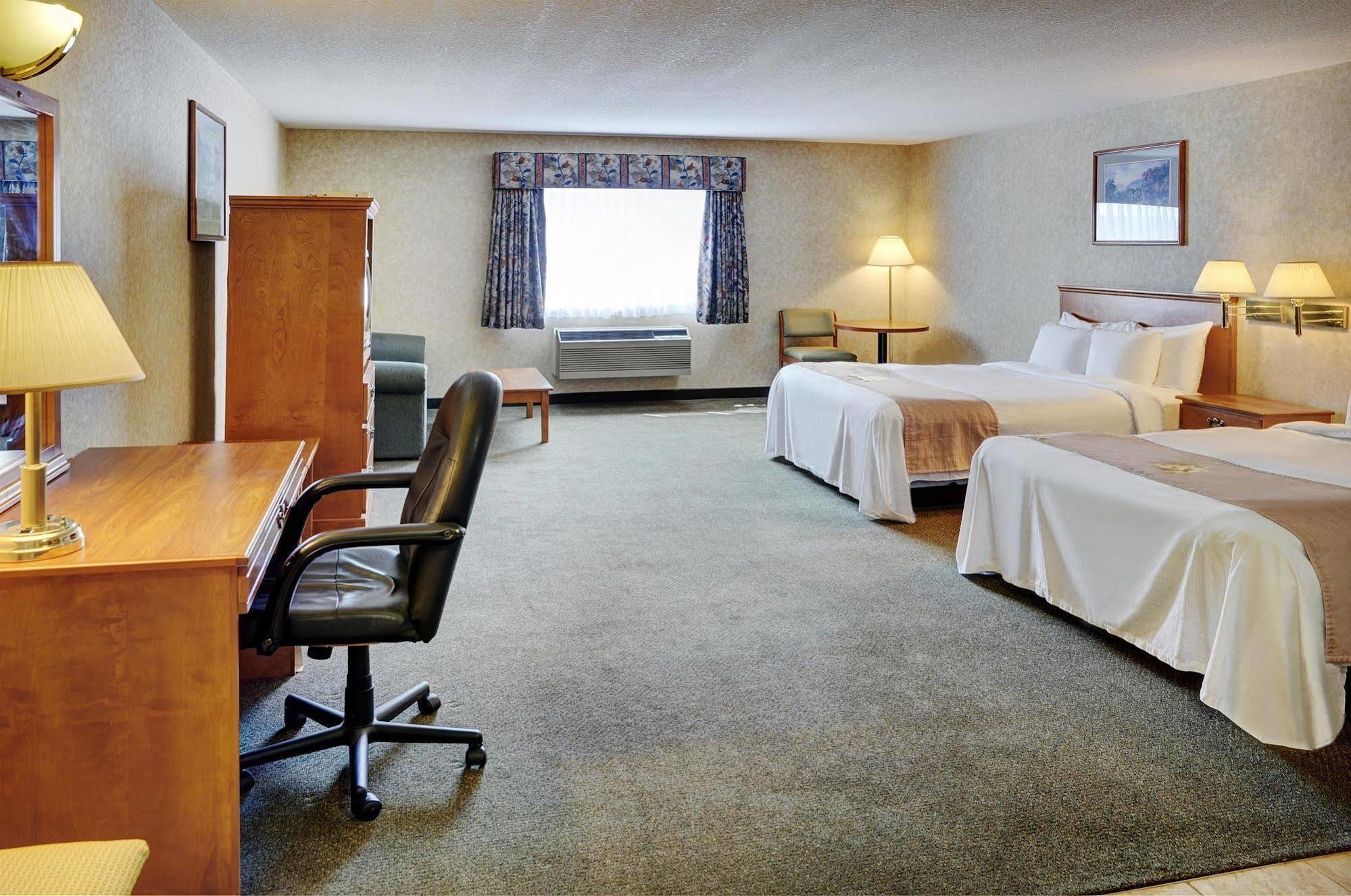 Days Inn & Suites By Wyndham Brooks Exterior foto